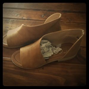 Woman’s Brand New Sandal